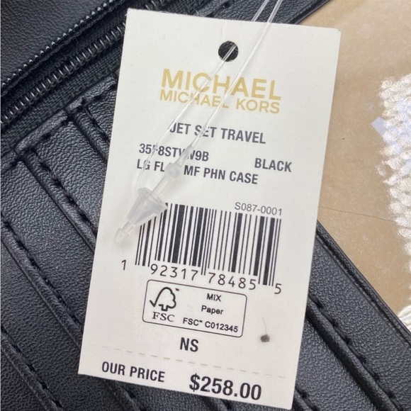 Michael Kors Jet Set Travel Large
Flat Zip MF Phone Case Wristlet
Wallet - Picture 11 of 11